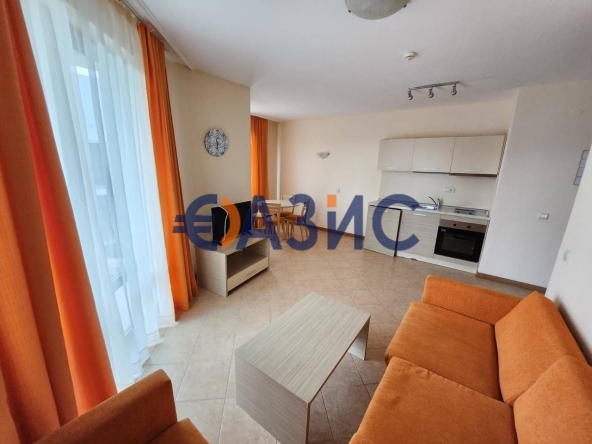 Двустаен апартамент в к.к. Слънчев бряг - 55 кв.м за 1271 €/кв.м - Снимка #1