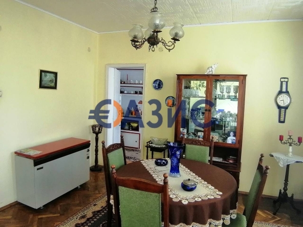 Четиристаен апартамент в Поморие - 131 кв.м за 873 €/кв.м - Снимка #1