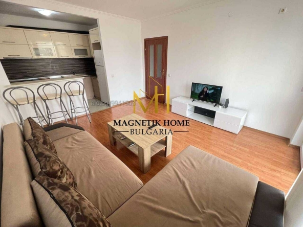 Дава се под наем Двустаен апартамент в Бургас, Славейков - 65 кв.м за 382.5 € - Снимка #1