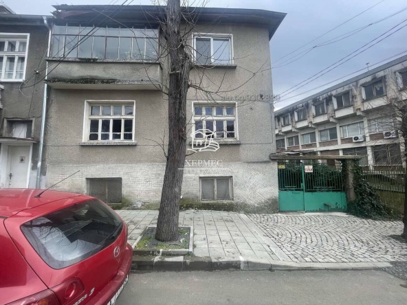 Етаж от къща в Средец - 85 кв.м за 348 €/кв.м - Снимка #1