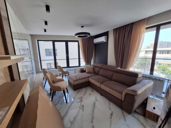 Двустаен апартамент в Пловдив, Център - 74 кв.м за 2082 €/кв.м - Снимка #1