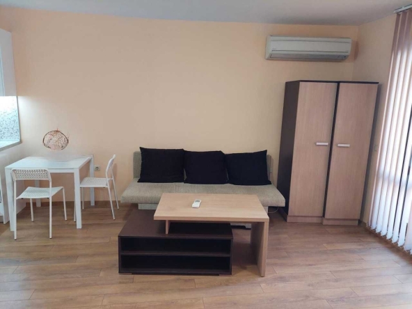 Дава се под наем Едностаен апартамент в Пловдив, Кършияка - 39 кв.м за 285 € - Снимка #1