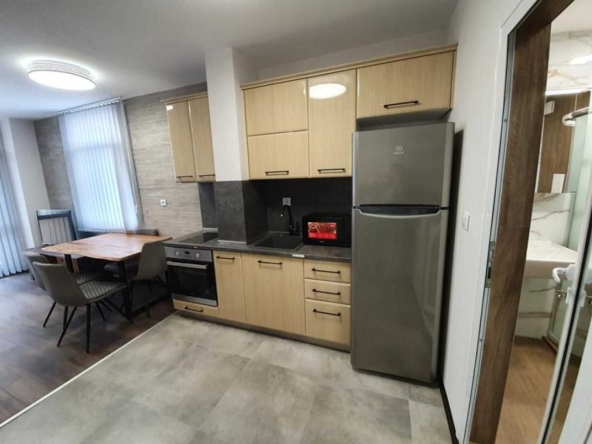 Дава се под наем Едностаен апартамент в Пловдив, Кършияка - 40 кв.м за 200 € - Снимка #1