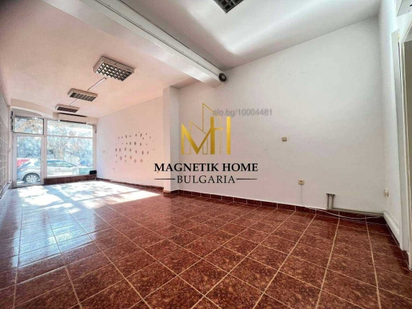 Дава се под наем Магазин в Бургас, Център - 48 кв.м за 357 € - Снимка #1
