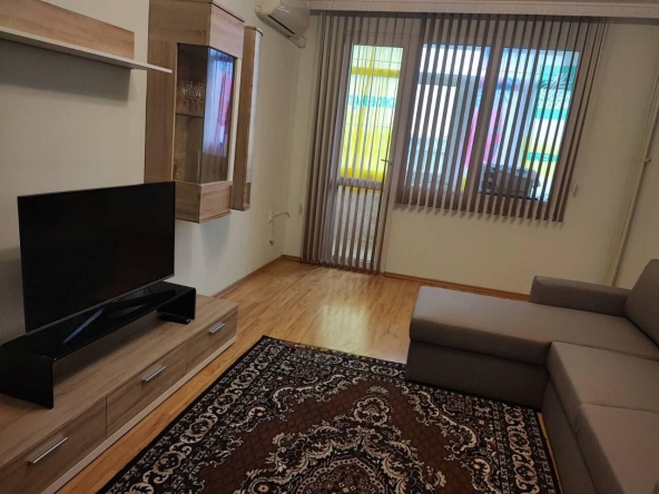 Дава се под наем Двустаен апартамент в Бургас, Славейков - 65 кв.м за 306 € - Снимка #1