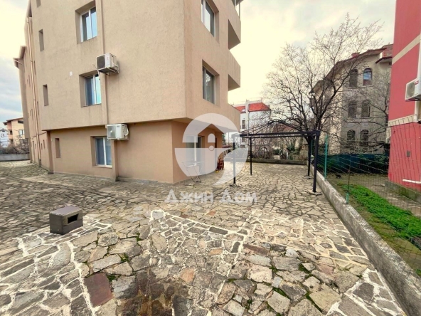 Тристаен апартамент в Бургас, Сарафово - 77 кв.м за 1754 €/кв.м - Снимка #1