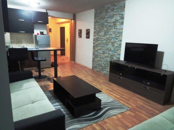 Дава се под наем Едностаен апартамент в Пловдив, Център - 27 кв.м за 107.1 € - Снимка #1