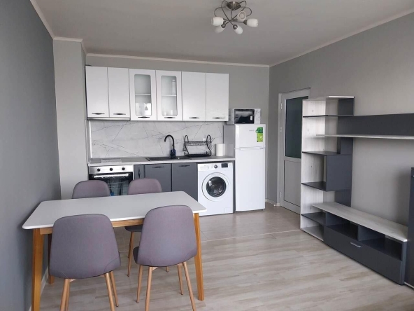 Дава се под наем Двустаен апартамент в Бургас, Изгрев - 50 кв.м за 331.5 € - Снимка #1