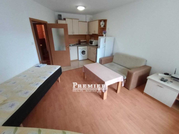 Двустаен апартамент в к.к. Слънчев бряг - 66 кв.м за 1137 €/кв.м - Снимка #1