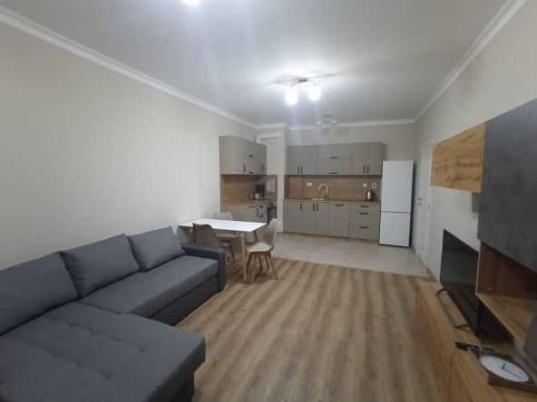 Дава се под наем Двустаен апартамент в Бургас, Изгрев - 59 кв.м за 561 € - Снимка #1