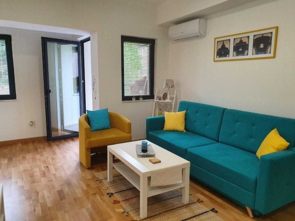 Дава се под наем Двустаен апартамент в София, Кръстова вада - 75 кв.м за 663 € - Снимка #1