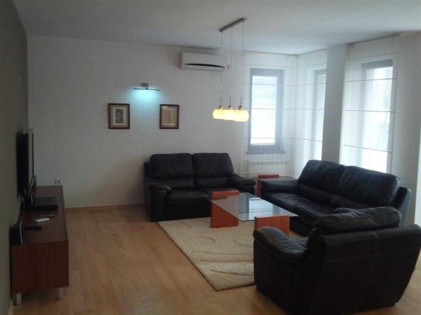 Дава се под наем Двустаен апартамент в София, Слатина - 76 кв.м за 637.5 € - Снимка #1