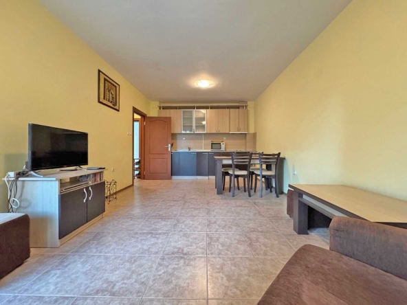 Двустаен апартамент в к.к. Слънчев бряг - 72 кв.м за 931 €/кв.м - Снимка #1