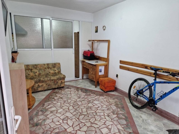 Дава се под наем Магазин в Бургас, Братя Миладинови - 26 кв.м за 229.5 € - Снимка #1