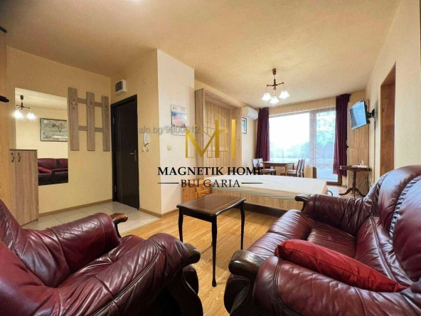 Дава се под наем Едностаен апартамент в Бургас, Изгрев - 52 кв.м за 306 € - Снимка #1