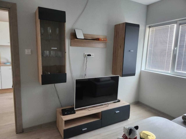 Дава се под наем Къща в Каблешково - 100 кв.м за 500 € - Снимка #1