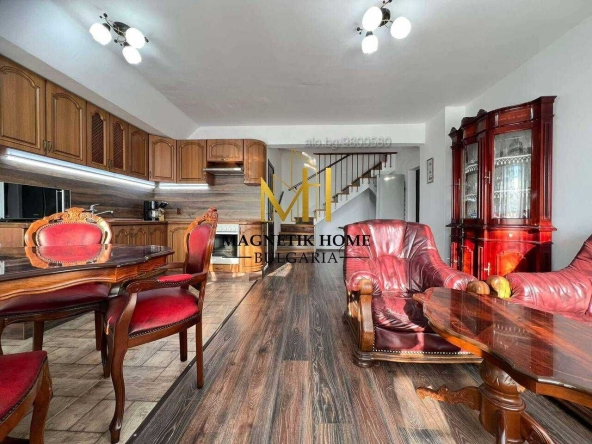 Дава се под наем Мезонет в Бургас, Изгрев - 130 кв.м за 765 € - Снимка #1