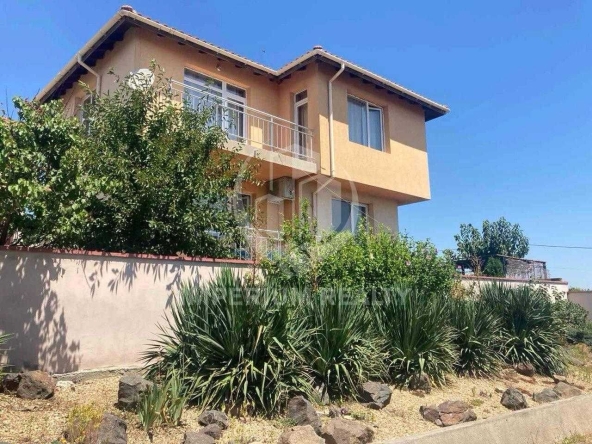 Къща в с. Лъка, Област Бургас - 125 кв.м за 1280 €/кв.м - Снимка #1