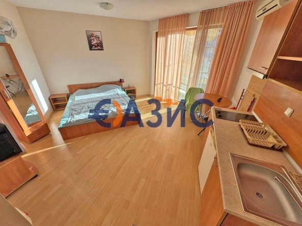 Двустаен апартамент в к.к. Слънчев бряг - 35 кв.м за 1200 €/кв.м - Снимка #1