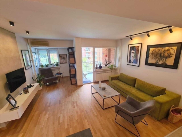 Дава се под наем Двустаен апартамент в София, Лозенец - 70 кв.м за 612 € - Снимка #1