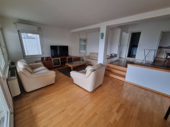 Дава се под наем Тристаен апартамент в София, Младост 4 - 100 кв.м за 612 € - Снимка #1