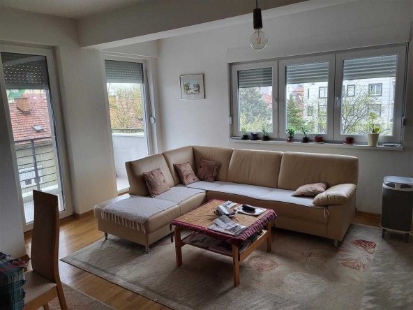 Дава се под наем Тристаен апартамент в София, Гео Милев - 87 кв.м за 586.5 € - Снимка #1