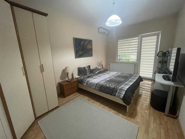 Дава се под наем Тристаен апартамент в София, Оборище - 96 кв.м за 637.5 € - Снимка #1