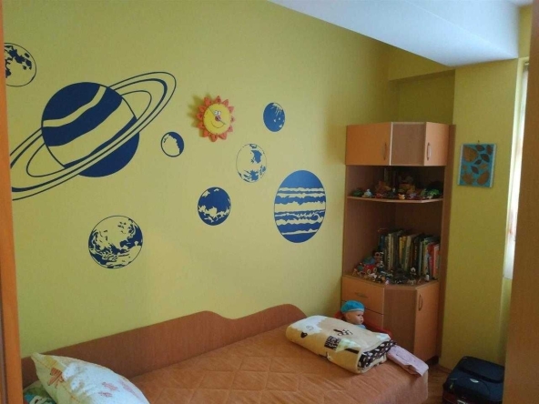 Дава се под наем Тристаен апартамент в София, Витоша - 90 кв.м за 612 € - Снимка #1