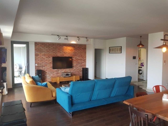 Дава се под наем Двустаен апартамент в Бургас, Лазур - 59 кв.м за 219.3 € - Снимка #1