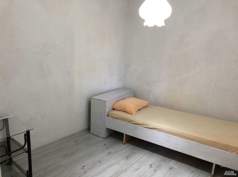 Дава се под наем Едностаен апартамент в Пловдив, Център - 30 кв.м за 125 € - Снимка #1