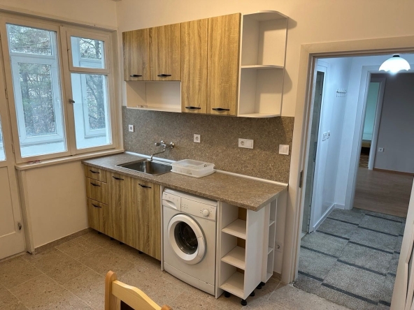 Дава се под наем Двустаен апартамент в София, Изток - 55 кв.м за 561 € - Снимка #1