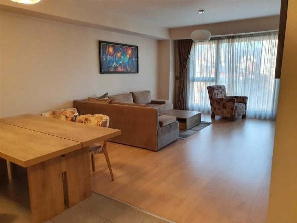 Дава се под наем Двустаен апартамент в Бургас, Славейков - 53 кв.м за 244.8 € - Снимка #1