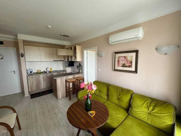 Двустаен апартамент в к.к. Слънчев бряг - 70 кв.м за 718 €/кв.м - Снимка #1