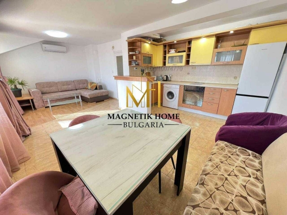 Дава се под наем Тристаен апартамент в Бургас, Център - 85 кв.м за 510 € - Снимка #1