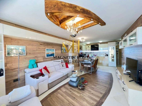 Дава се под наем Двустаен апартамент в Бургас, Център - 80 кв.м за 1020 € - Снимка #1