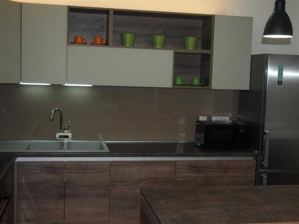 Дава се под наем Двустаен апартамент в Бургас, Лазур - 60 кв.м за 229.5 € - Снимка #1