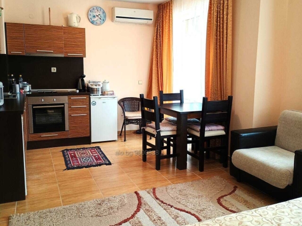 Дава се под наем Едностаен апартамент в Свети Влас - 48 кв.м за 152.49 € - Снимка #1