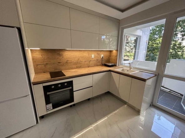 Тристаен апартамент в Пловдив, Кършияка - 97 кв.м за 1753 €/кв.м - Снимка #1