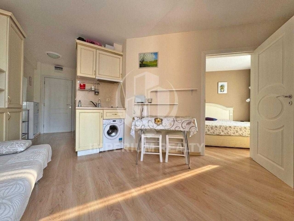 Двустаен апартамент в к.к. Слънчев бряг - 50 кв.м за 1370 €/кв.м - Снимка #1