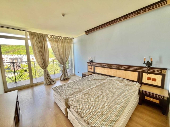 Двустаен апартамент в к.к. Елените - 64 кв.м за 704 €/кв.м - Снимка #1