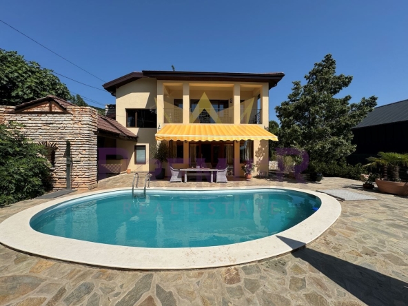 Къща в Балчик - 260 кв.м за 1250 €/кв.м - Снимка #1