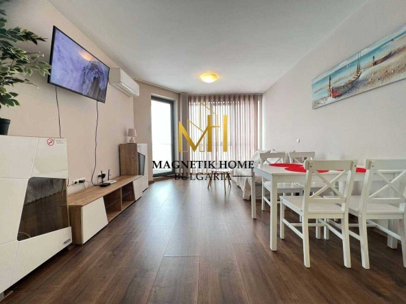 Дава се под наем Двустаен апартамент в Бургас, Център - 65 кв.м за 612 € - Снимка #1