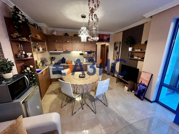 Двустаен апартамент в к.к. Слънчев бряг - 71 кв.м за 1310 €/кв.м - Снимка #1