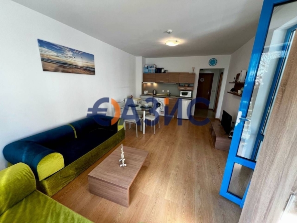 Двустаен апартамент в к.к. Слънчев бряг - 72 кв.м за 1181 €/кв.м - Снимка #1