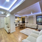 Дава се под наем Тристаен апартамент в Бургас, Център - 100 кв.м за 1224 € - Снимка #1