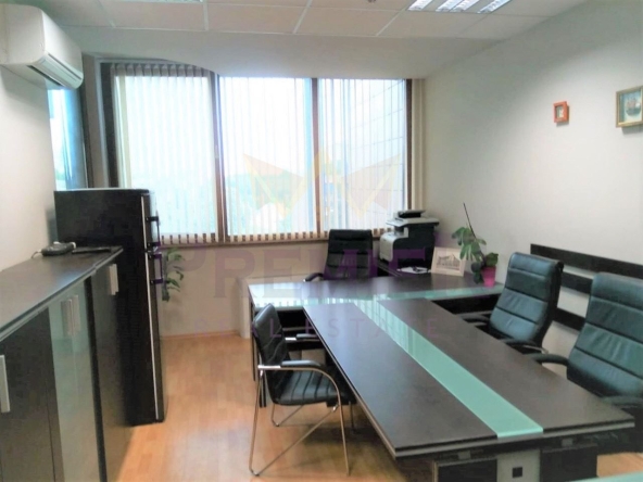 Офис в Варна, Спортна зала - 87 кв.м за 2989 €/кв.м - Снимка #1