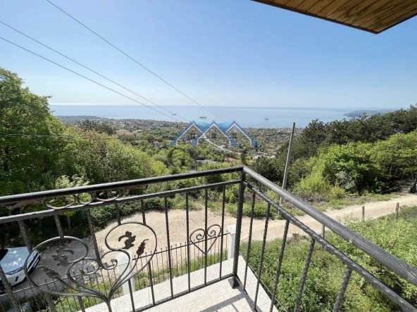 Къща в Варна, м-т Акчелар - 150 кв.м за 3000 €/кв.м - Снимка #1