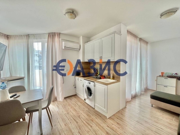 Двустаен апартамент в к.к. Слънчев бряг - 72 кв.м за 875 €/кв.м - Снимка #1