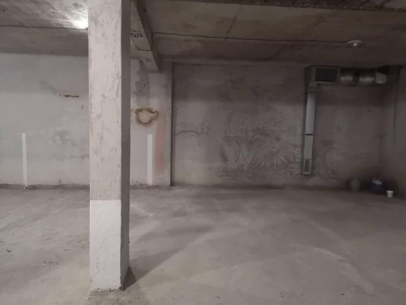 Дава се под наем Гараж / Паркомясто в Бургас, Възраждане - 12 кв.м за 76.5 € - Снимка #1