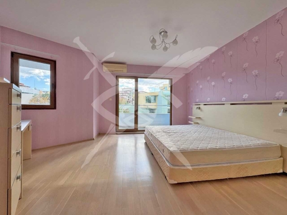Многостаен апартамент в к.к. Слънчев бряг - 360 кв.м за 598 €/кв.м - Снимка #1